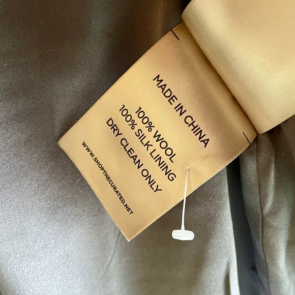 Like New The Curated The Classic Blazer - Picture 13 of 15